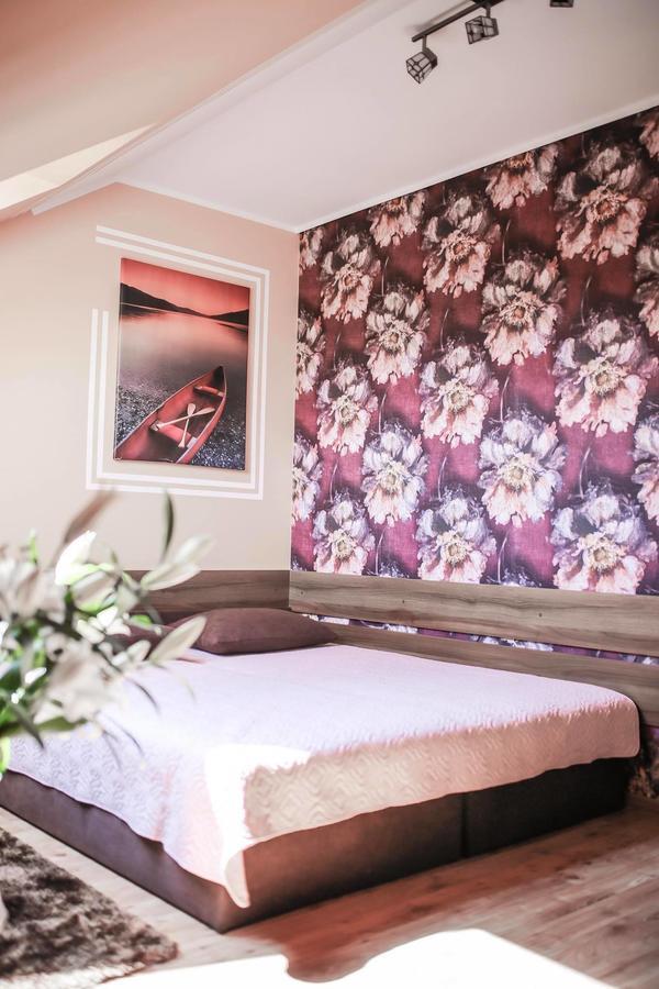 Aparthotel "Dziewietnastka" Kalwaria Zebrzydowska Luaran gambar